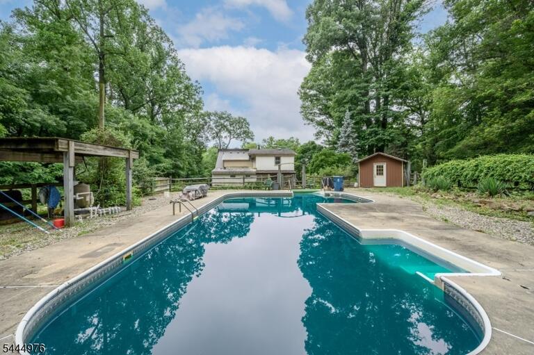 Property listing MLS 4041155 photo 37