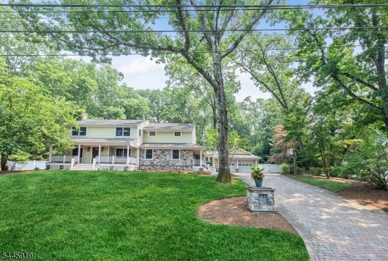 Property listing MLS 4041161 photo 1