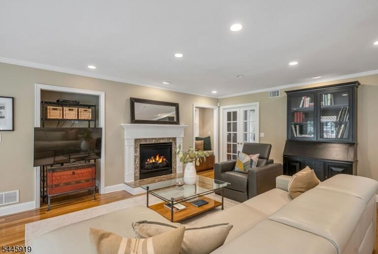 Property listing MLS 4041161 photo 12
