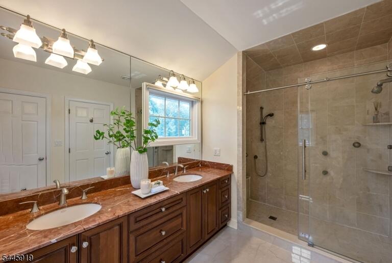Property listing MLS 4041161 photo 26