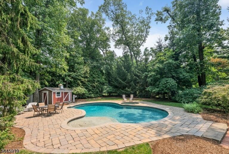Property listing MLS 4041161 photo 35