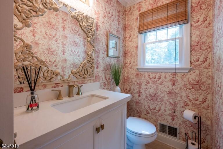Property listing MLS 4041161 photo 9