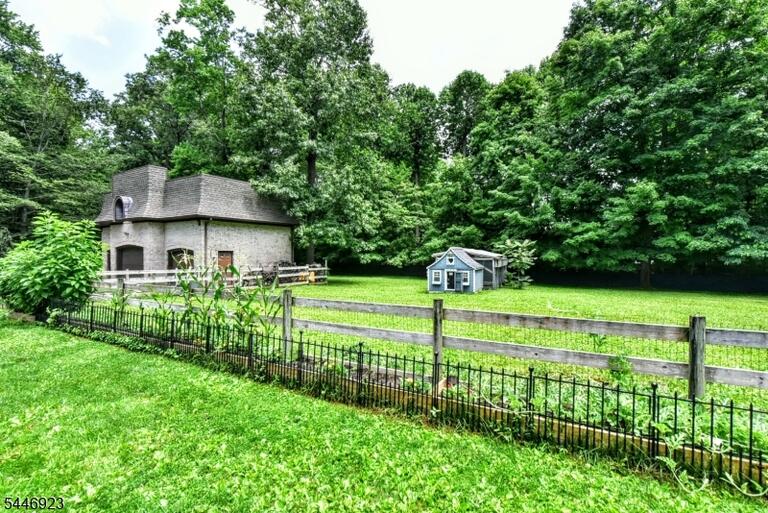 Property listing MLS 4041174 photo 47