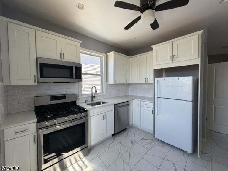 Property listing MLS 4041190 photo 2