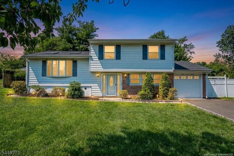 Property listing MLS 4041203 photo 1