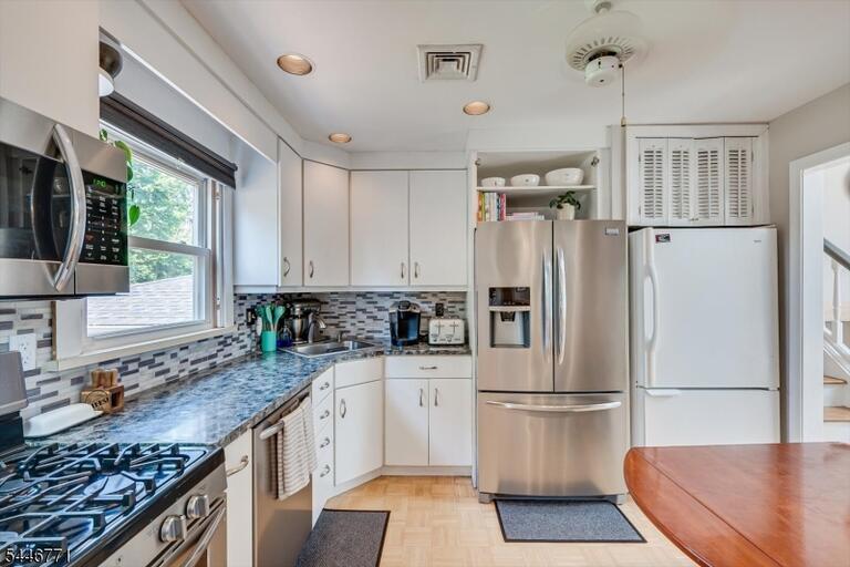 Property listing MLS 4041203 photo 12