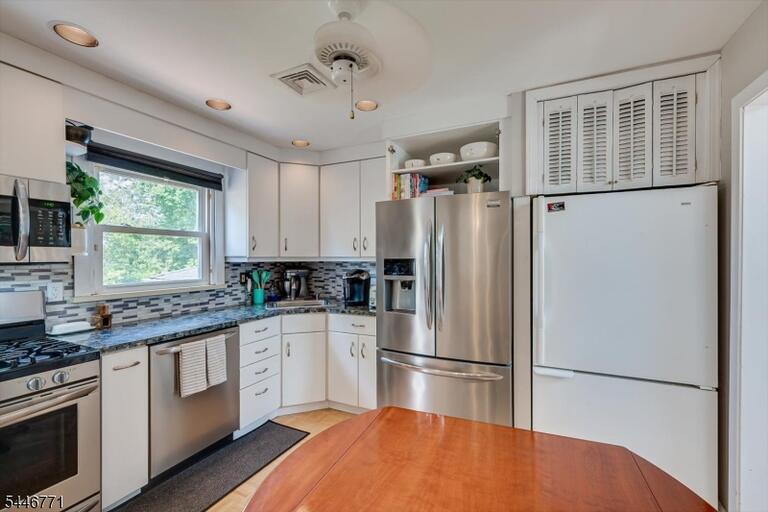 Property listing MLS 4041203 photo 13