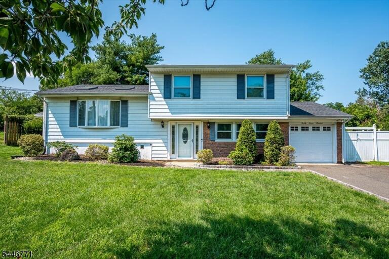 Property listing MLS 4041203 photo 2