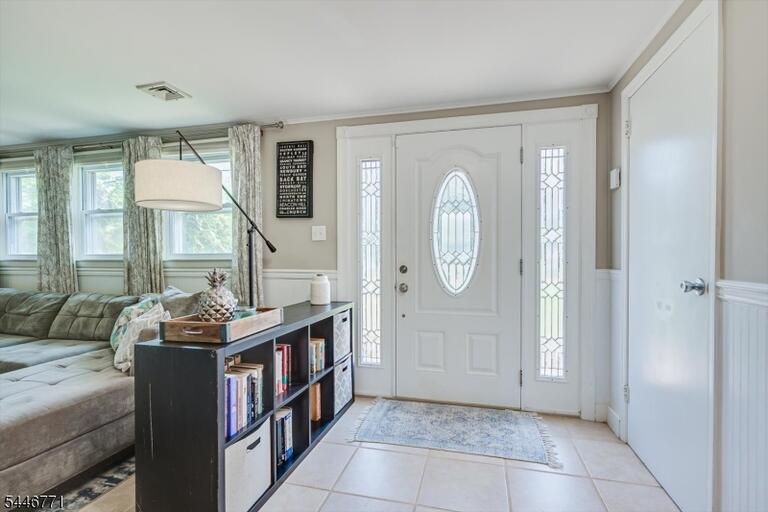 Property listing MLS 4041203 photo 3