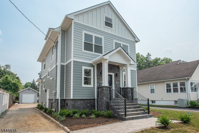 Property listing MLS 4041213 photo 1