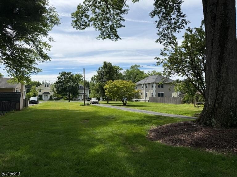Property listing MLS 4041230 photo 1