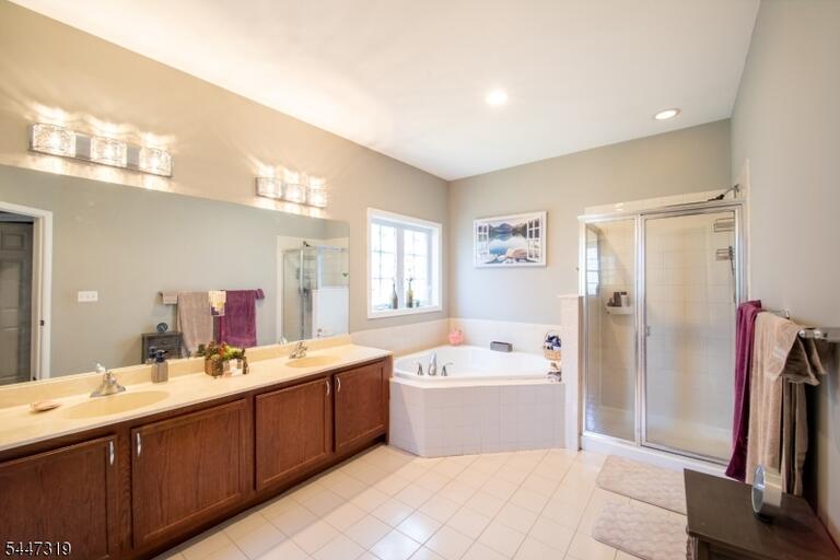 Property listing MLS 4041236 photo 17
