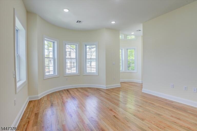 Property listing MLS 4041290 photo 11