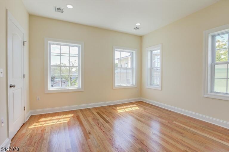 Property listing MLS 4041290 photo 14