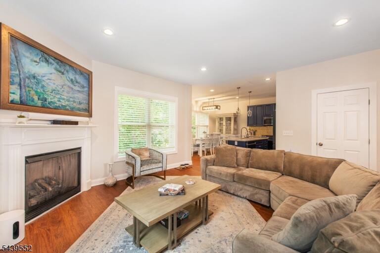 Property listing MLS 4041293 photo 2