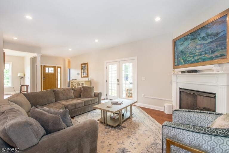 Property listing MLS 4041293 photo 6