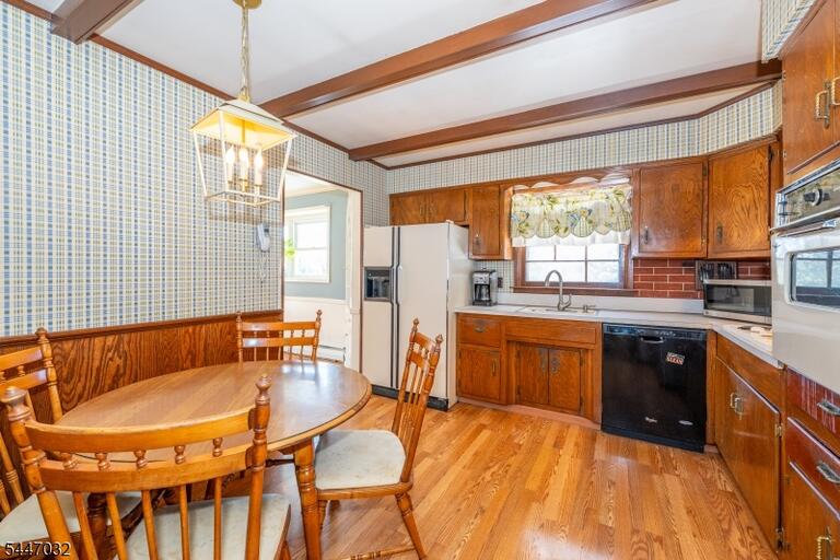 Property listing MLS 4041336 photo 4