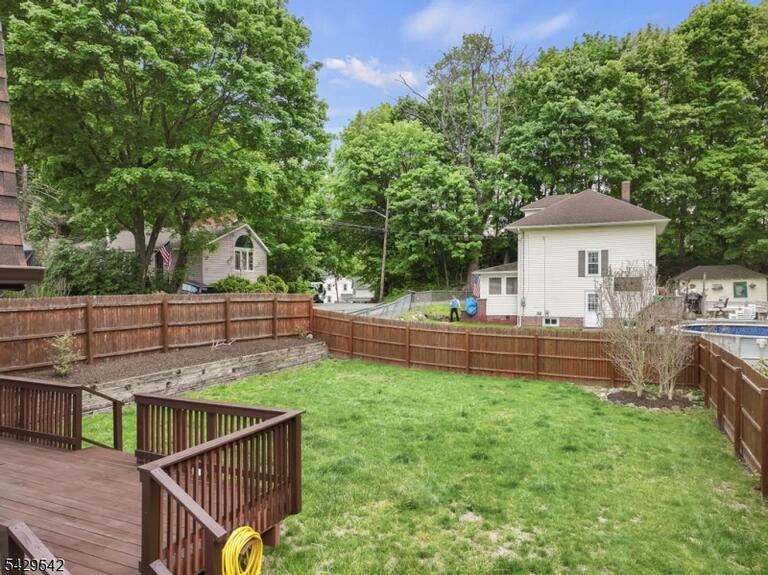 Property listing MLS 4041350 photo 11