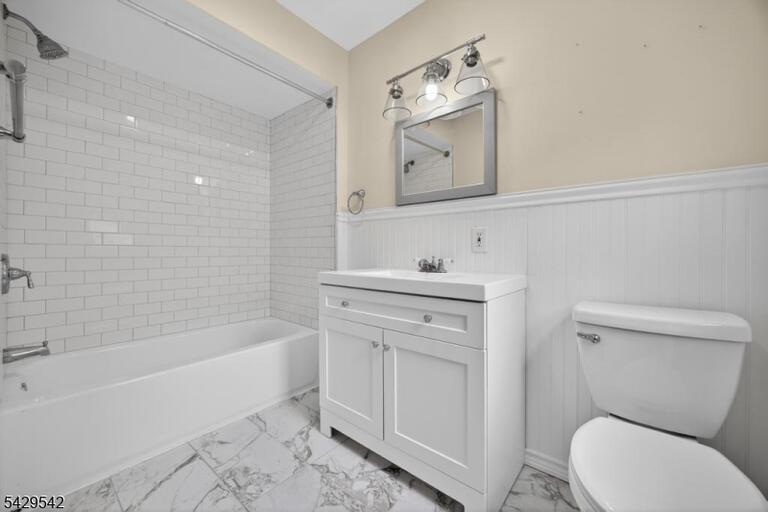 Property listing MLS 4041350 photo 25