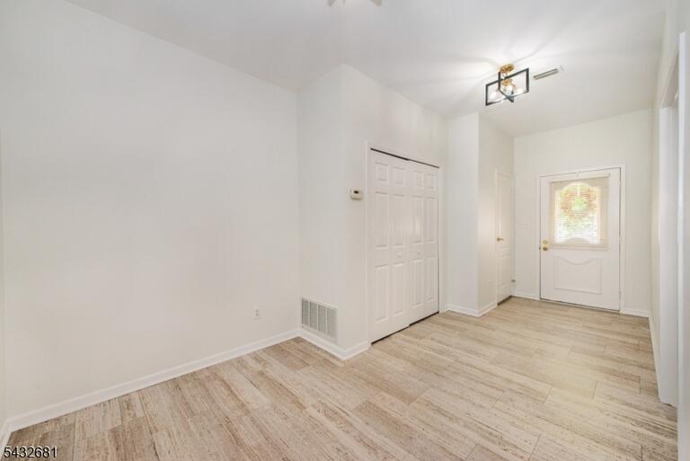 Property listing MLS 4041381 photo 4