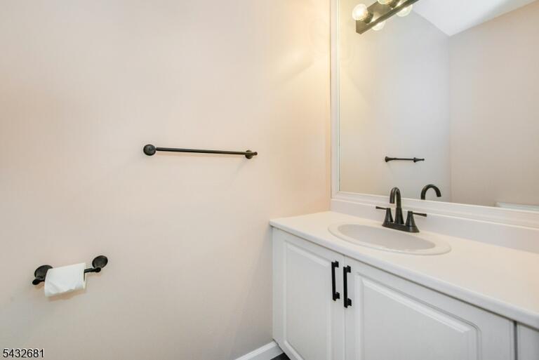 Property listing MLS 4041381 photo 7