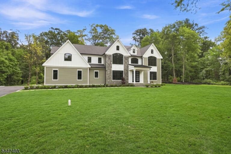 Property listing MLS 4041408 photo 2