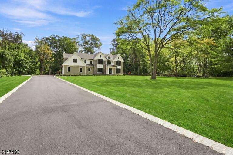 Property listing MLS 4041408 photo 3