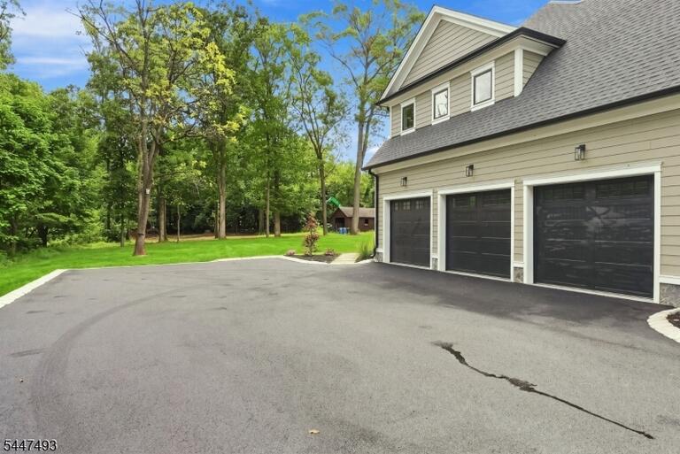 Property listing MLS 4041408 photo 4