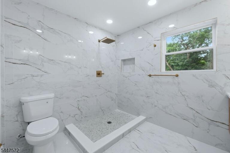 Property listing MLS 4041500 photo 18