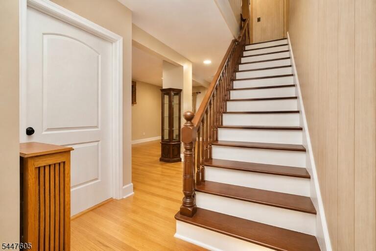 Property listing MLS 4041539 photo 3