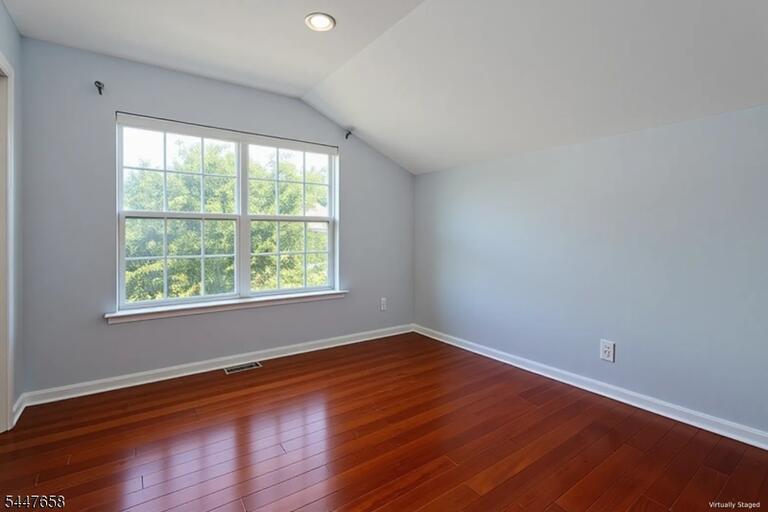 Property listing MLS 4041588 photo 31