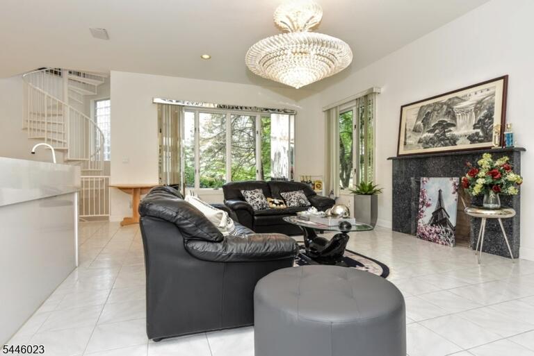 Property listing MLS 4041594 photo 11