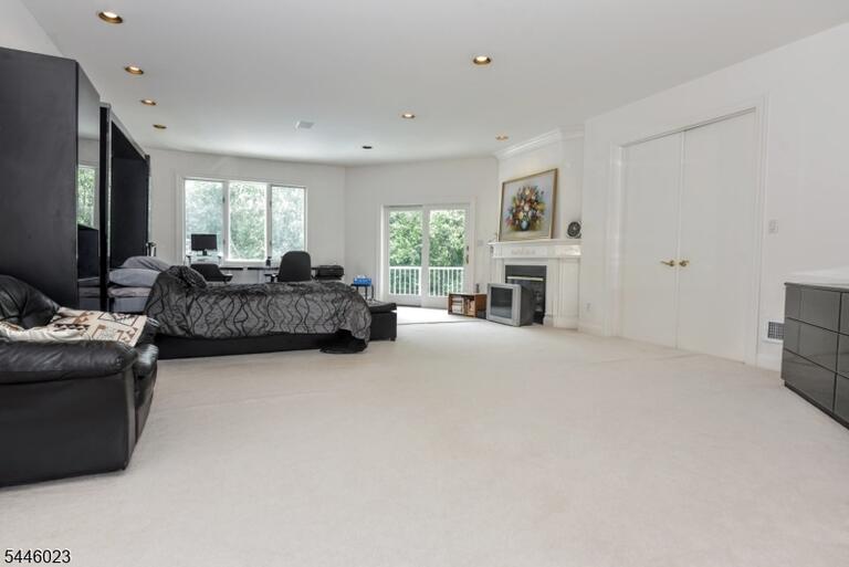 Property listing MLS 4041594 photo 21