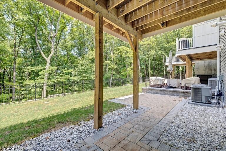 Property listing MLS 4041599 photo 37