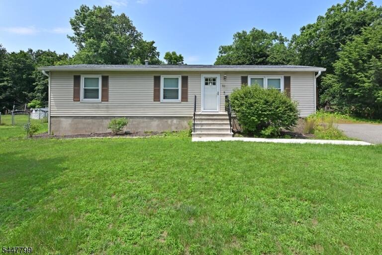 Property listing MLS 4041699 photo 1