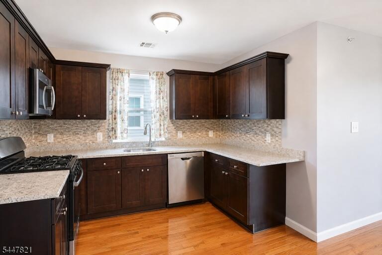 Property listing MLS 4041711 photo 8