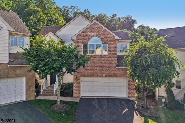 Property listing MLS 4041769 photo 1