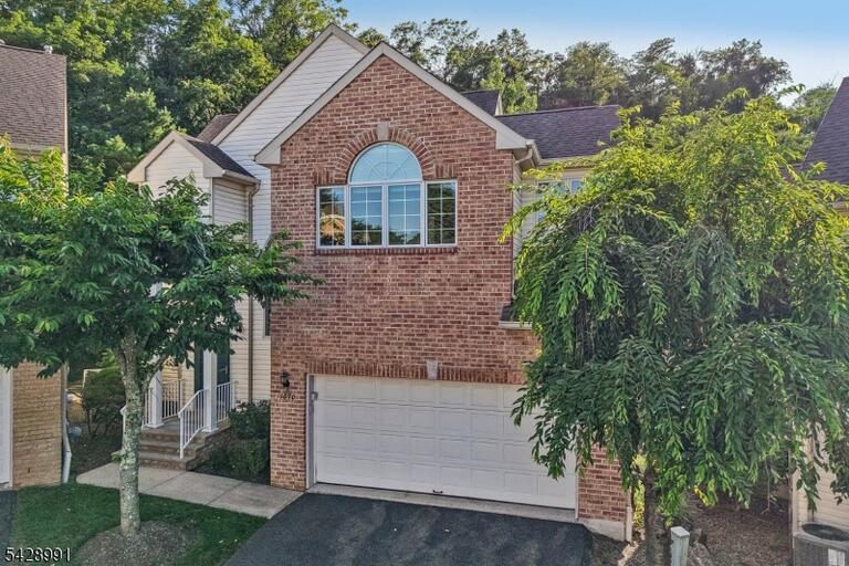 Property listing MLS 4041769 photo 2