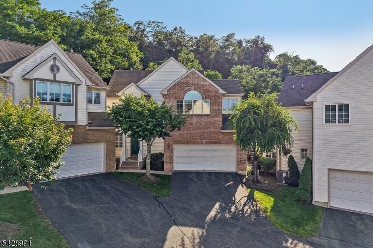 Property listing MLS 4041769 photo 3