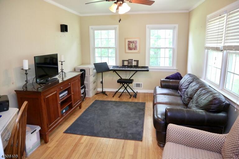 Property listing MLS 4041783 photo 2