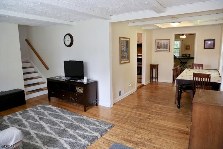 Property listing MLS 4041783 photo 3