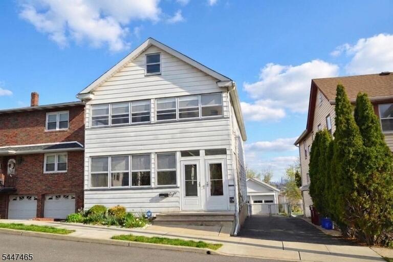 Property listing MLS 4041792 photo 1