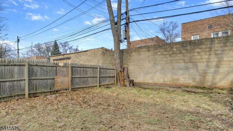 Property listing MLS 4042004 photo 23