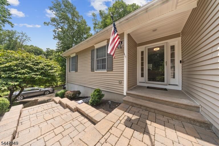 Property listing MLS 4042010 photo 7