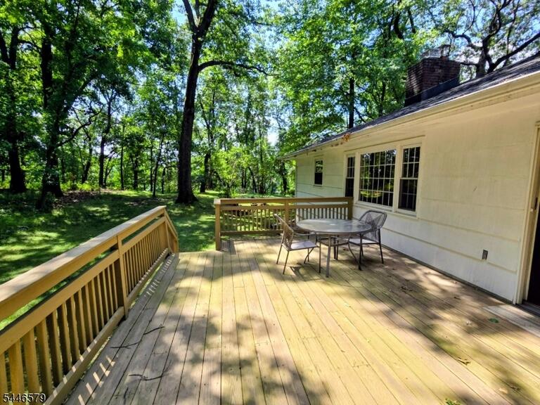 Property listing MLS 4042077 photo 2