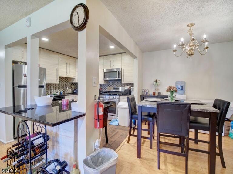 Property listing MLS 4042137 photo 1