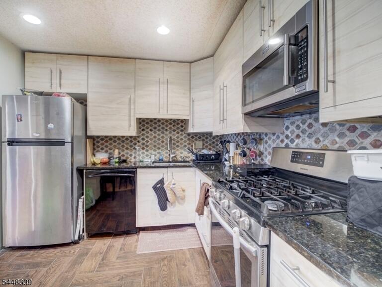 Property listing MLS 4042137 photo 7
