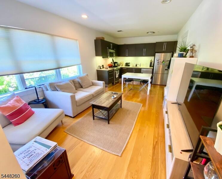Property listing MLS 4042147 photo 3