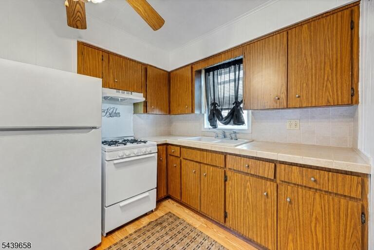 Property listing MLS 4042179 photo 12