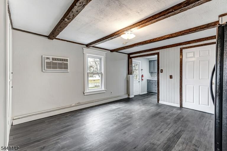 Property listing MLS 4042213 photo 4